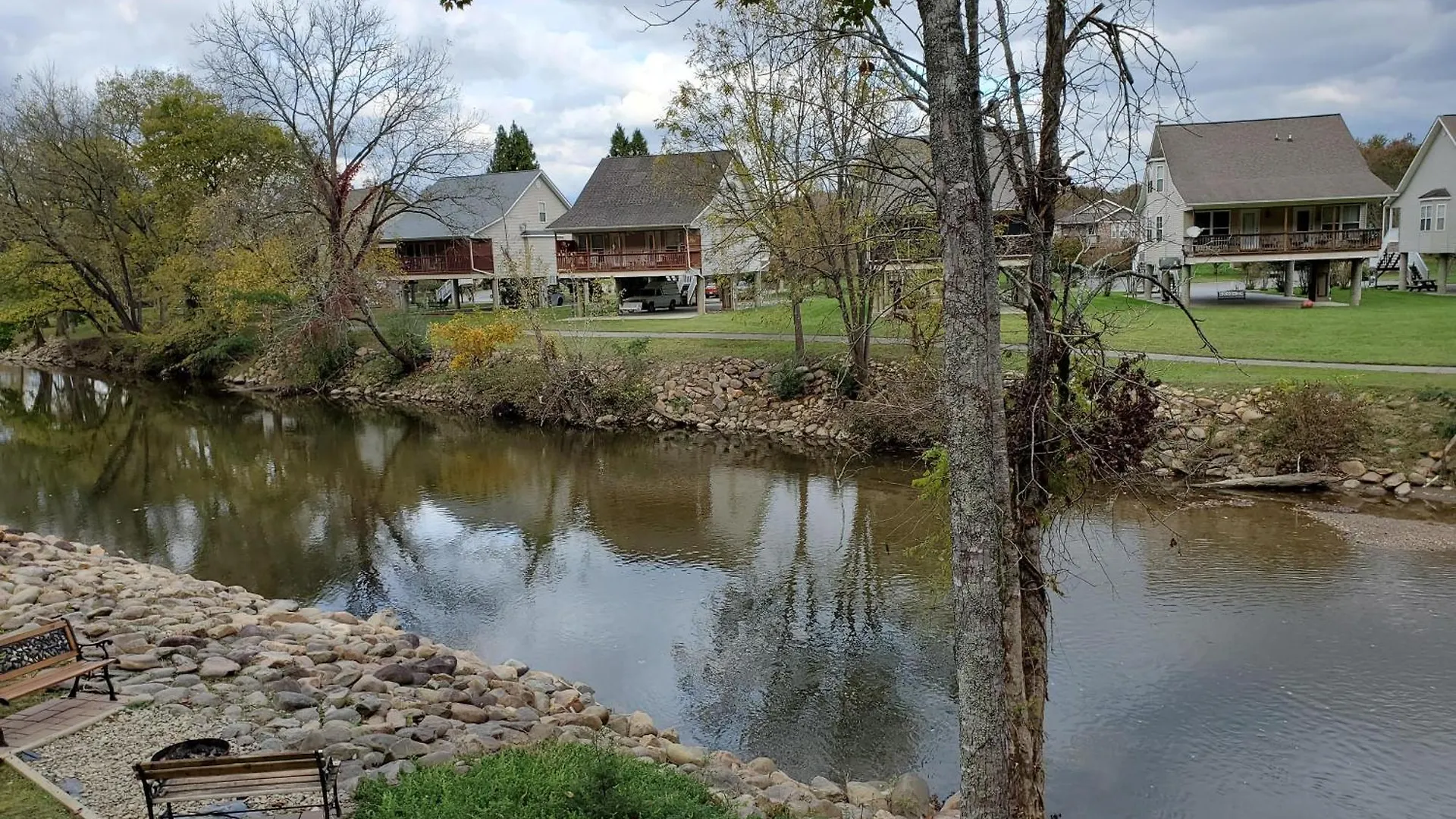 River Elegance #2335 * Pigeon Forge