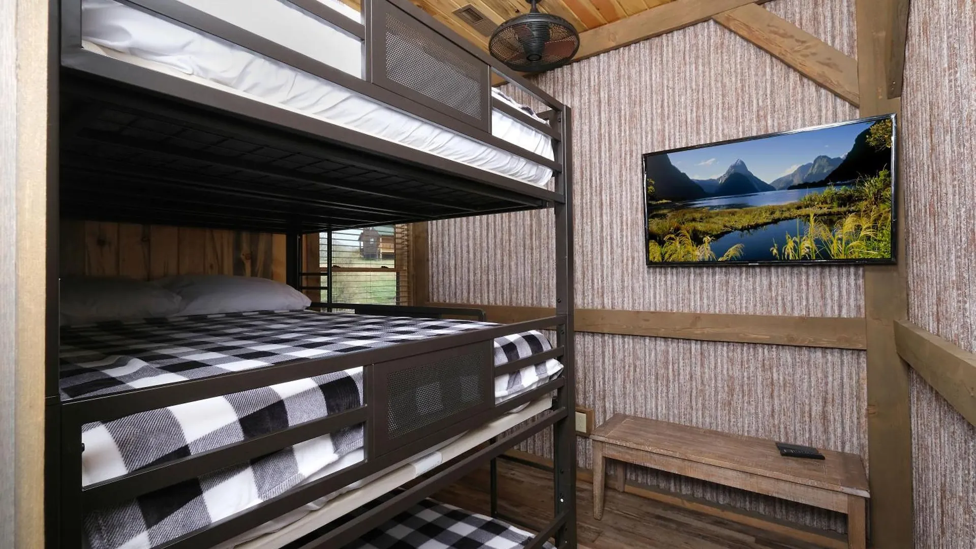 Glacier Falls Villa *