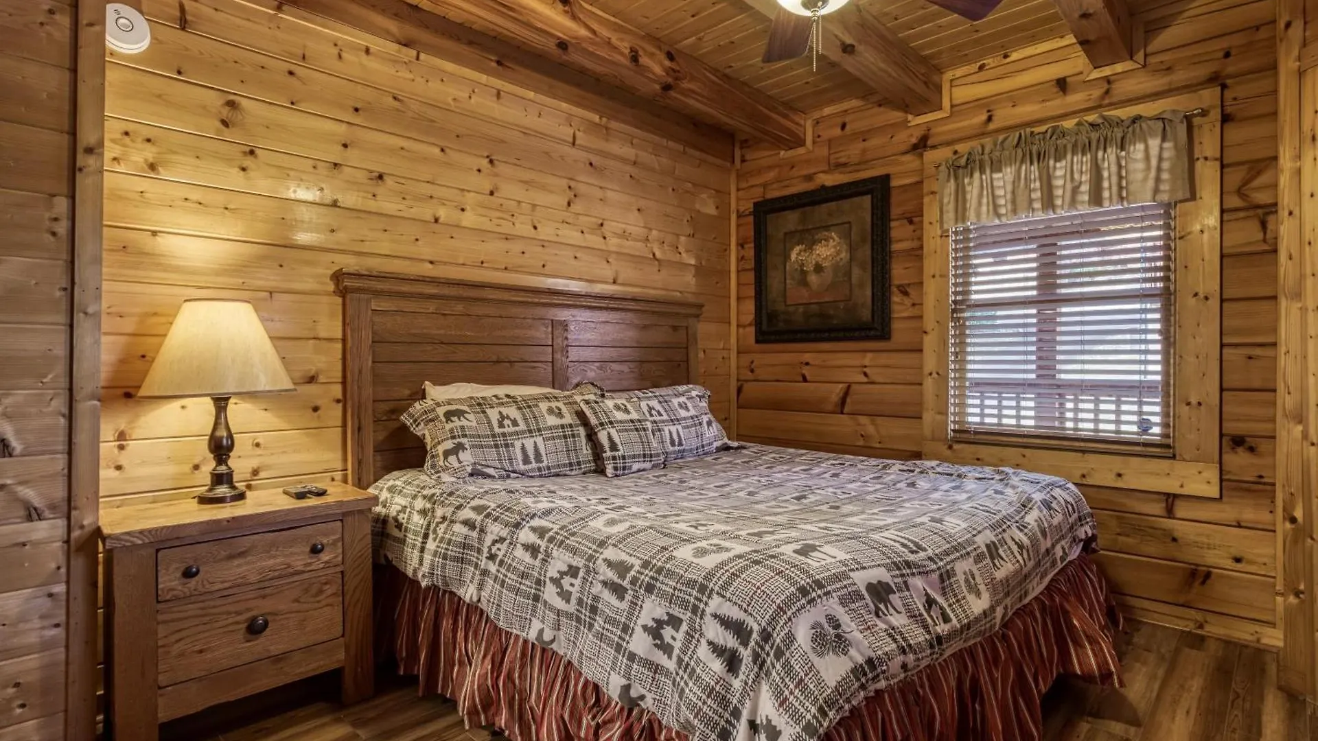 Whispering Creek #302 Holiday home