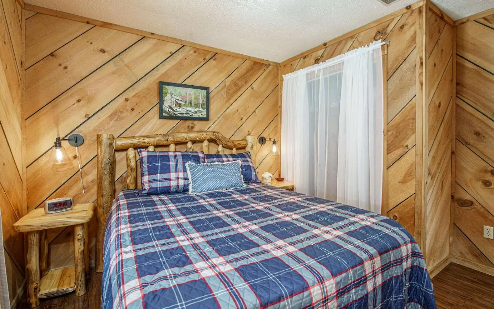 Wooded Bliss Hot Tub Single Level With No Steps Rocking Chairs And Wooded Views Ferienhaus