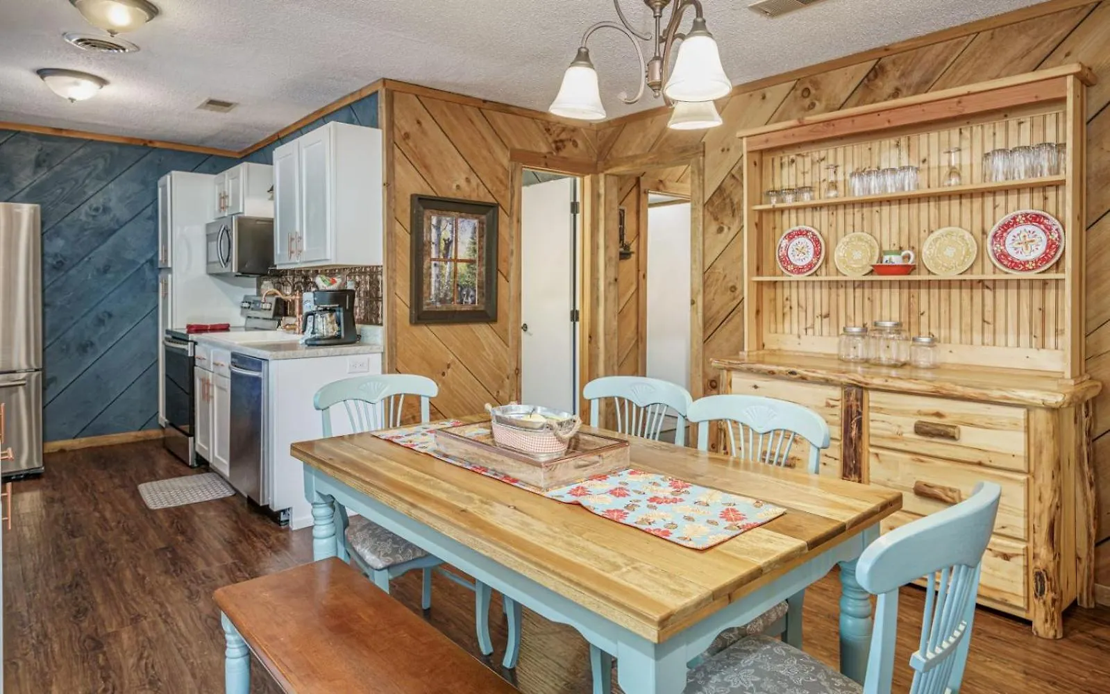 Wooded Bliss Hot Tub Single Level With No Steps Rocking Chairs And Wooded Views Ferienhaus *