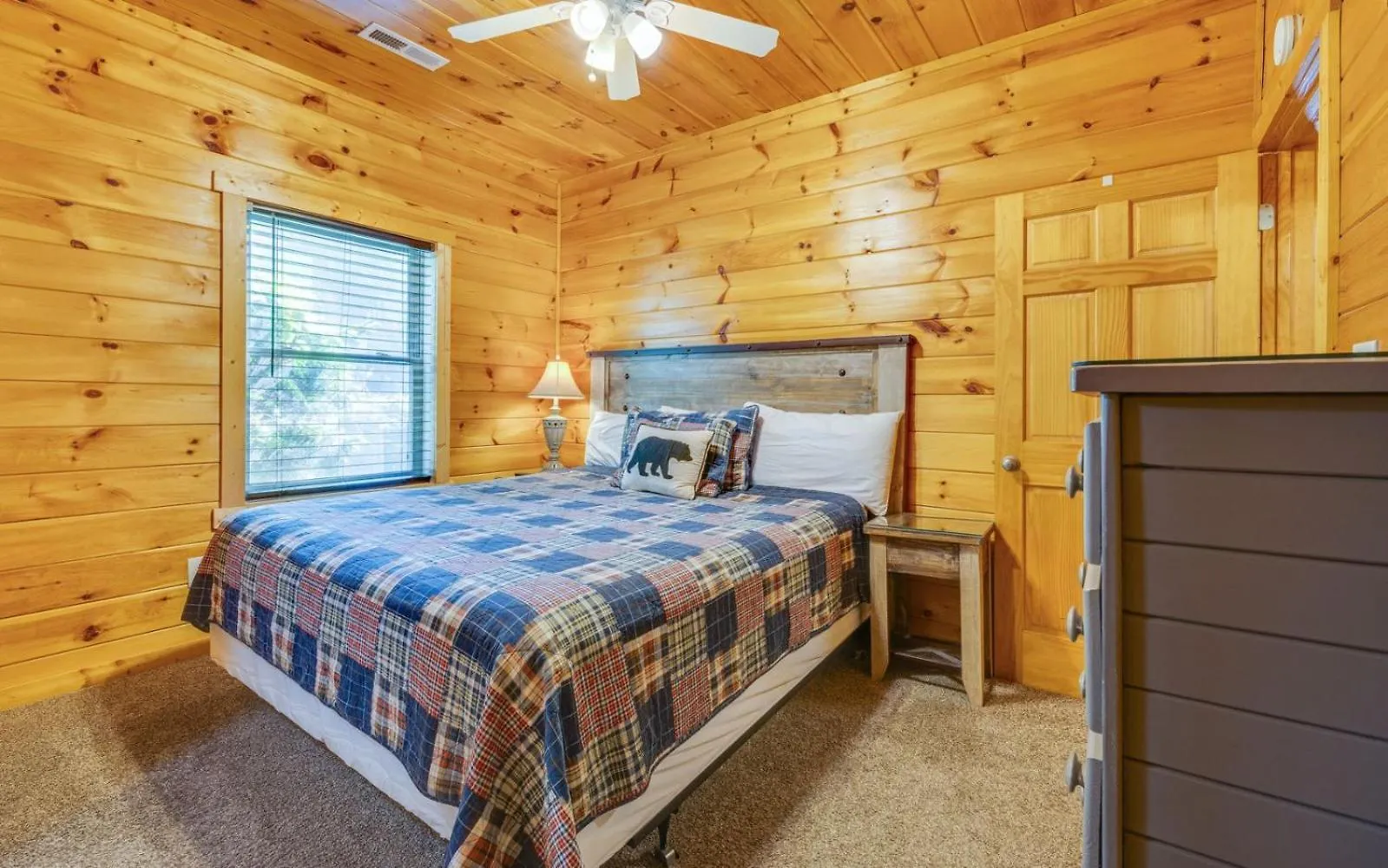 Heavenly Escape Villa Pigeon Forge