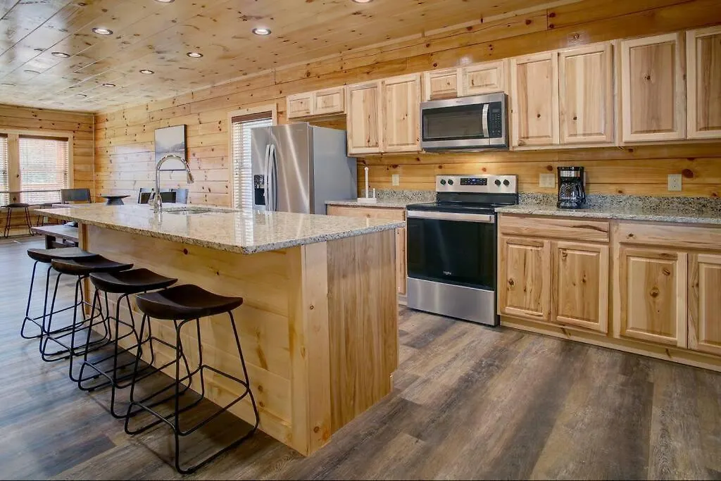 度假居 Newly Built! 5br-5bh-hottub-wifi-theater-pool Tble