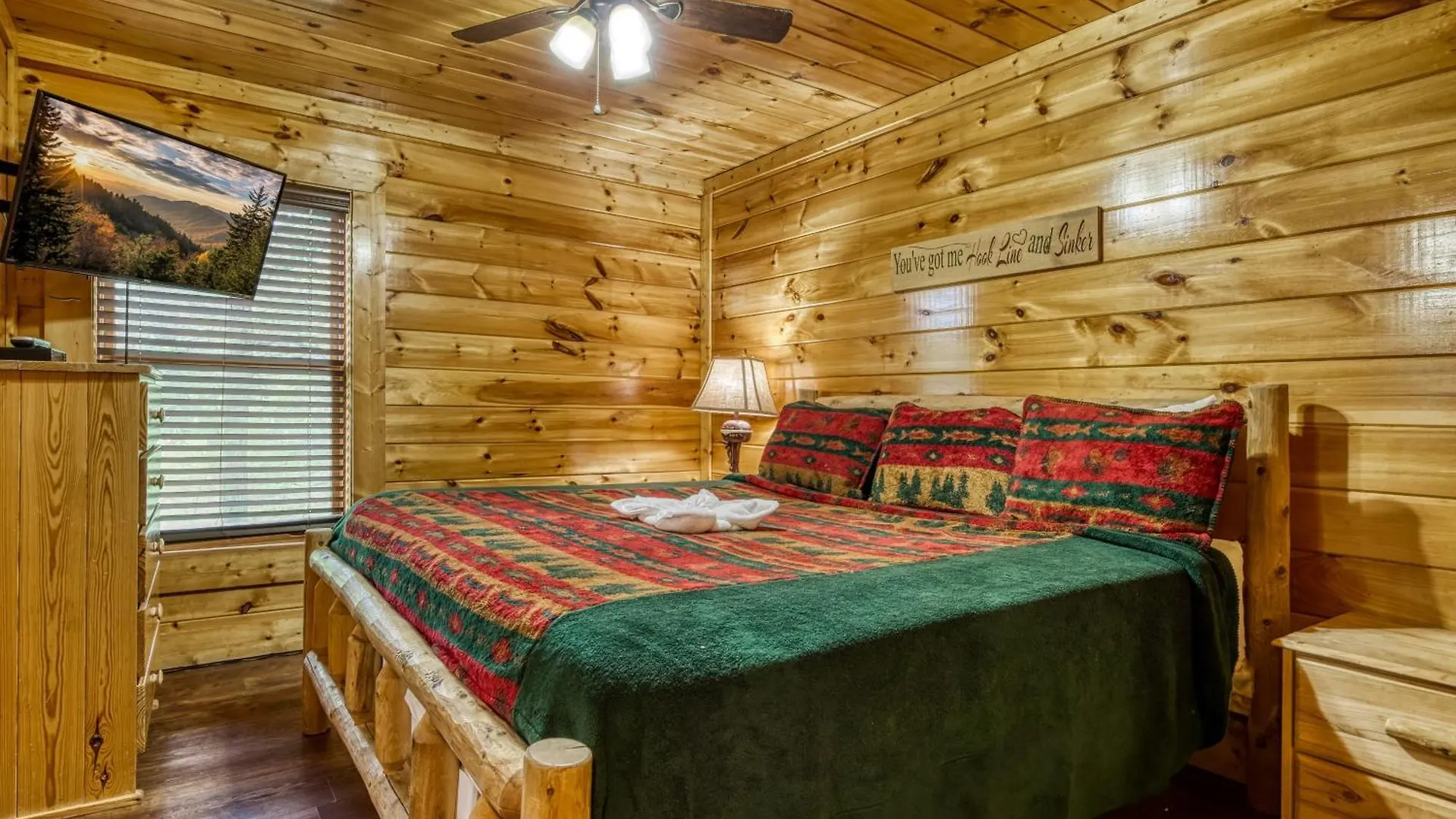 Big Bear Retreat- Game Room, Hot Tub Sleeps 30