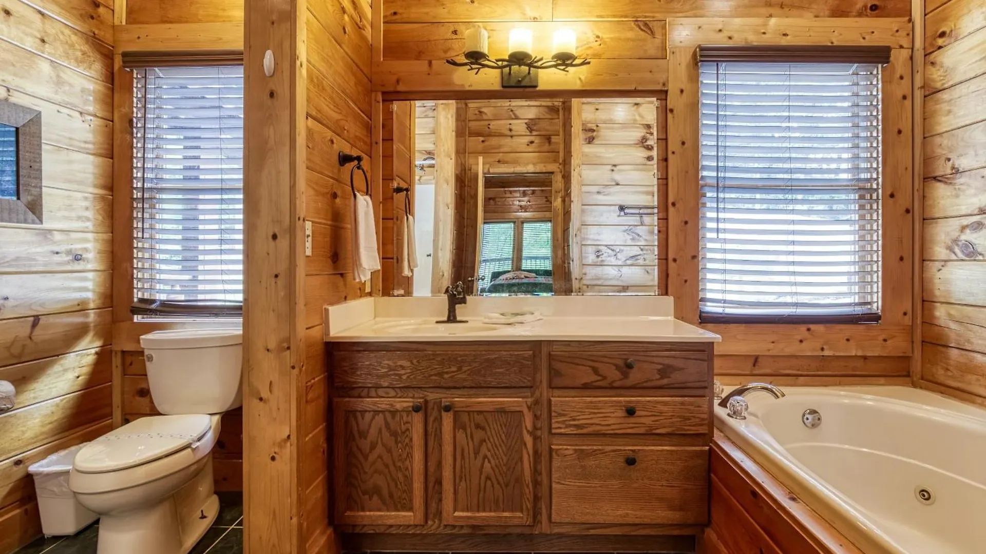 بيت للعطل Big Bear Retreat- Game Room, Hot Tub Sleeps 30