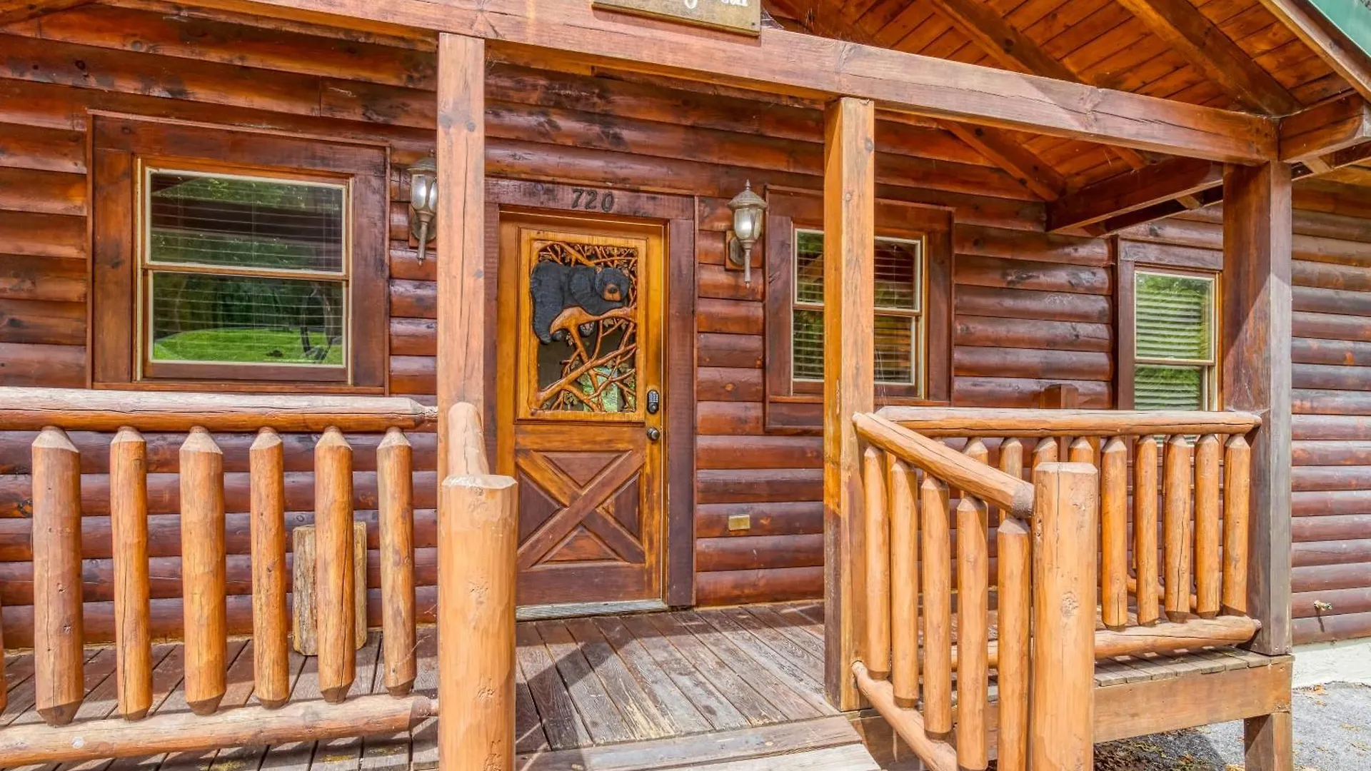 Big Bear Retreat- Game Room, Hot Tub Sleeps 30 بيت للعطل