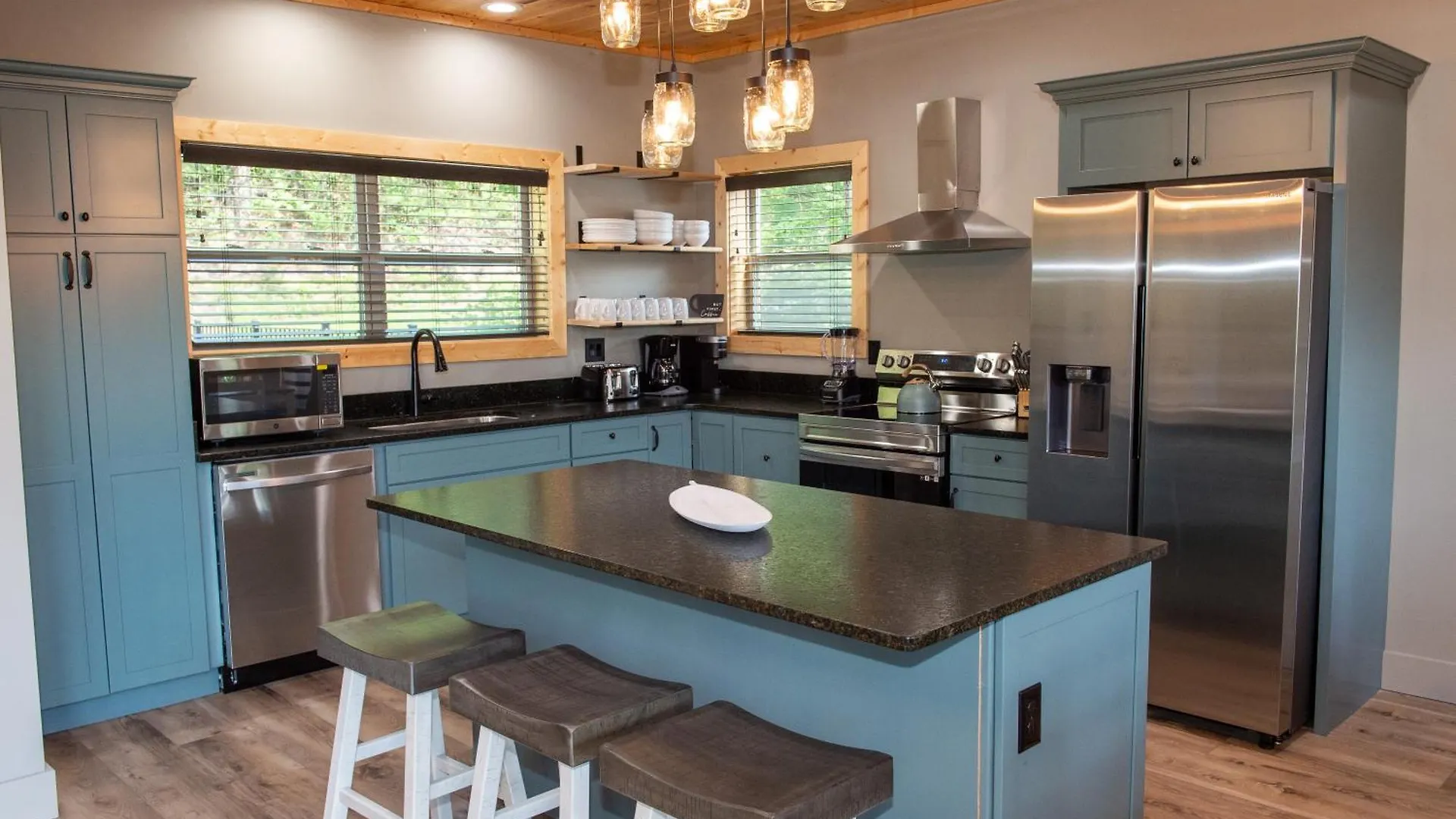 Augys View- Mountain Views-large Parking-large Holiday home