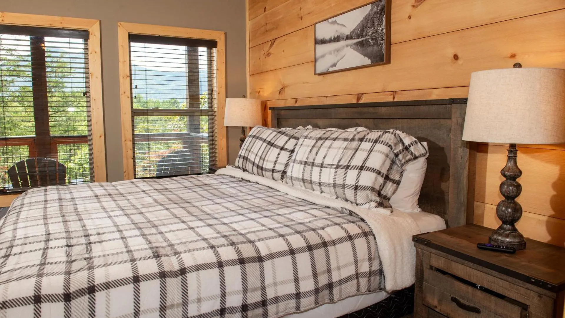 Augys View- Mountain Views-large Parking-large Holiday home *