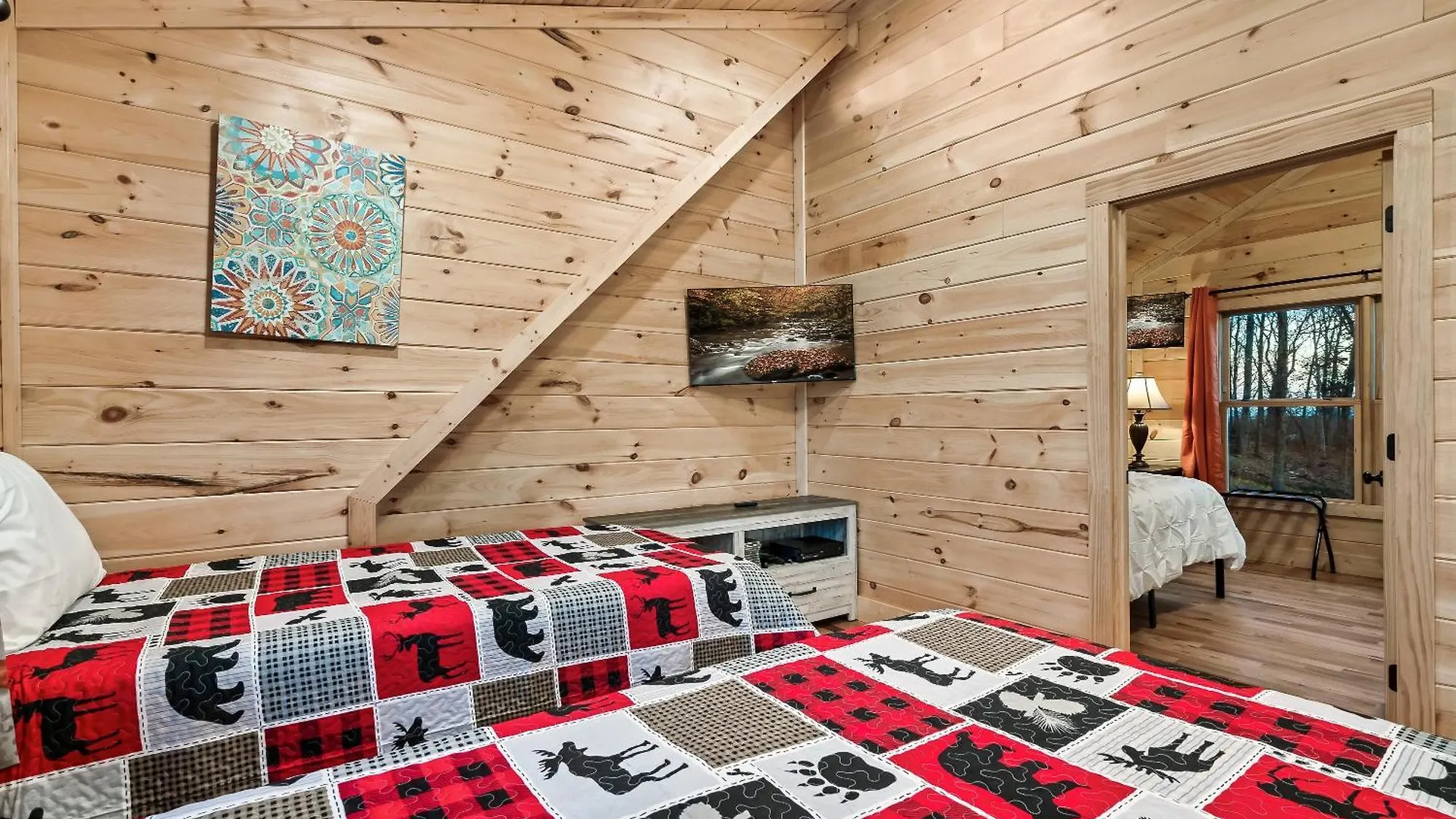 Scenic Views, Game Room, Hot Tub, Fireplace, Bbq