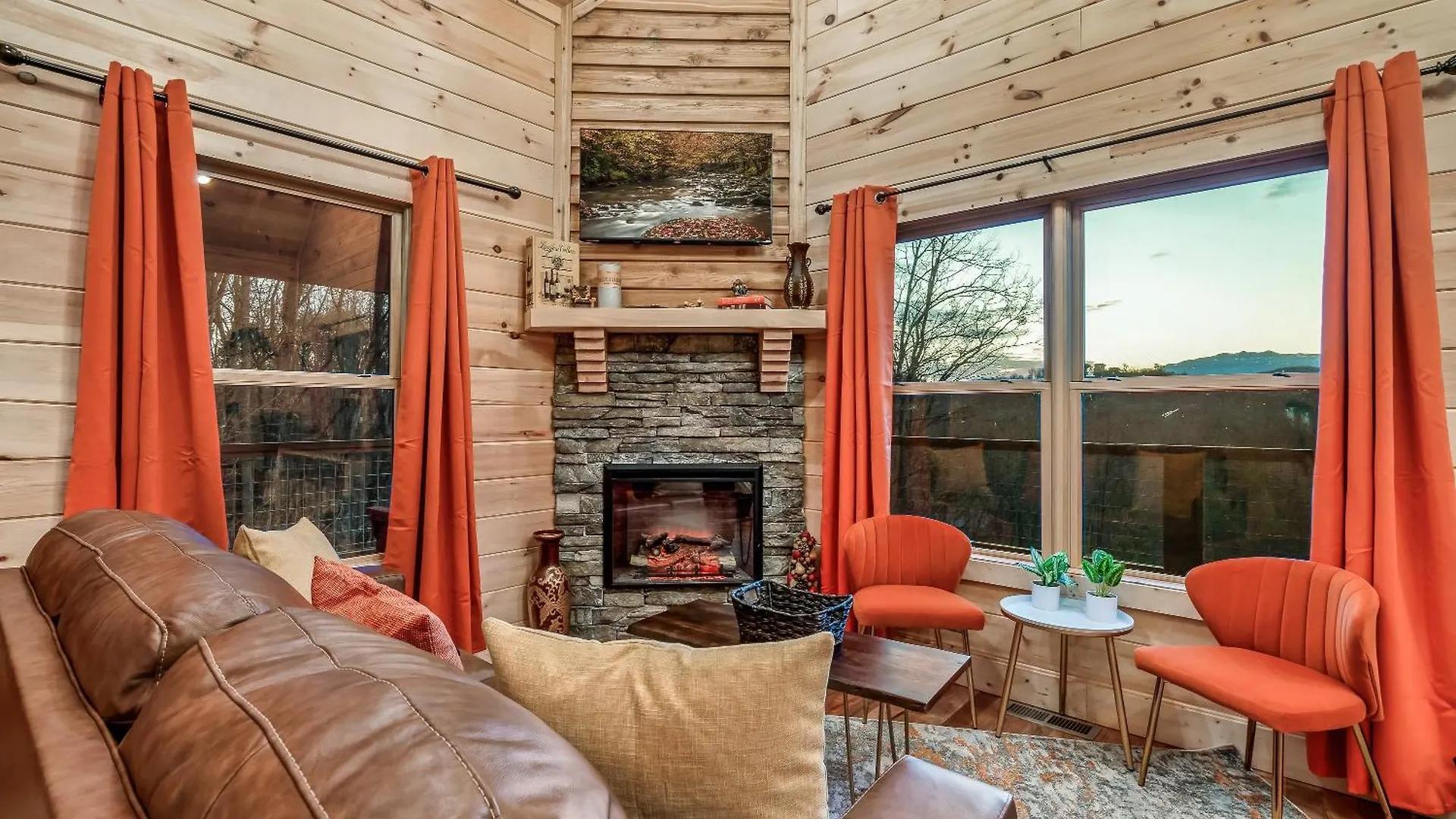 Scenic Views, Game Room, Hot Tub, Fireplace, Bbq