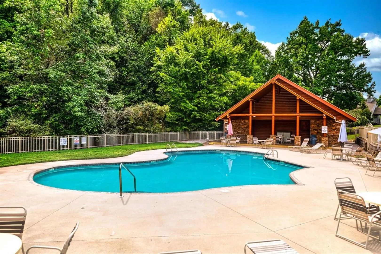 Steps From Pf 3br Escape Theater & Hot Tub بيدجن فورج