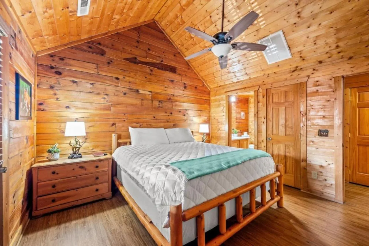 Misty Mountain Game And Hot Tub Pigeon Forge