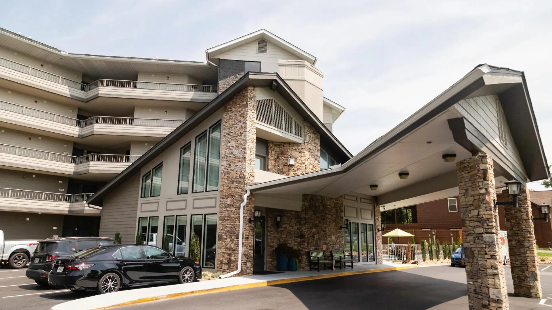Twin Mountain & Hotel 3*