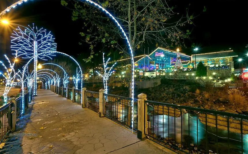 A Mountain View Theater Holiday * Pigeon Forge