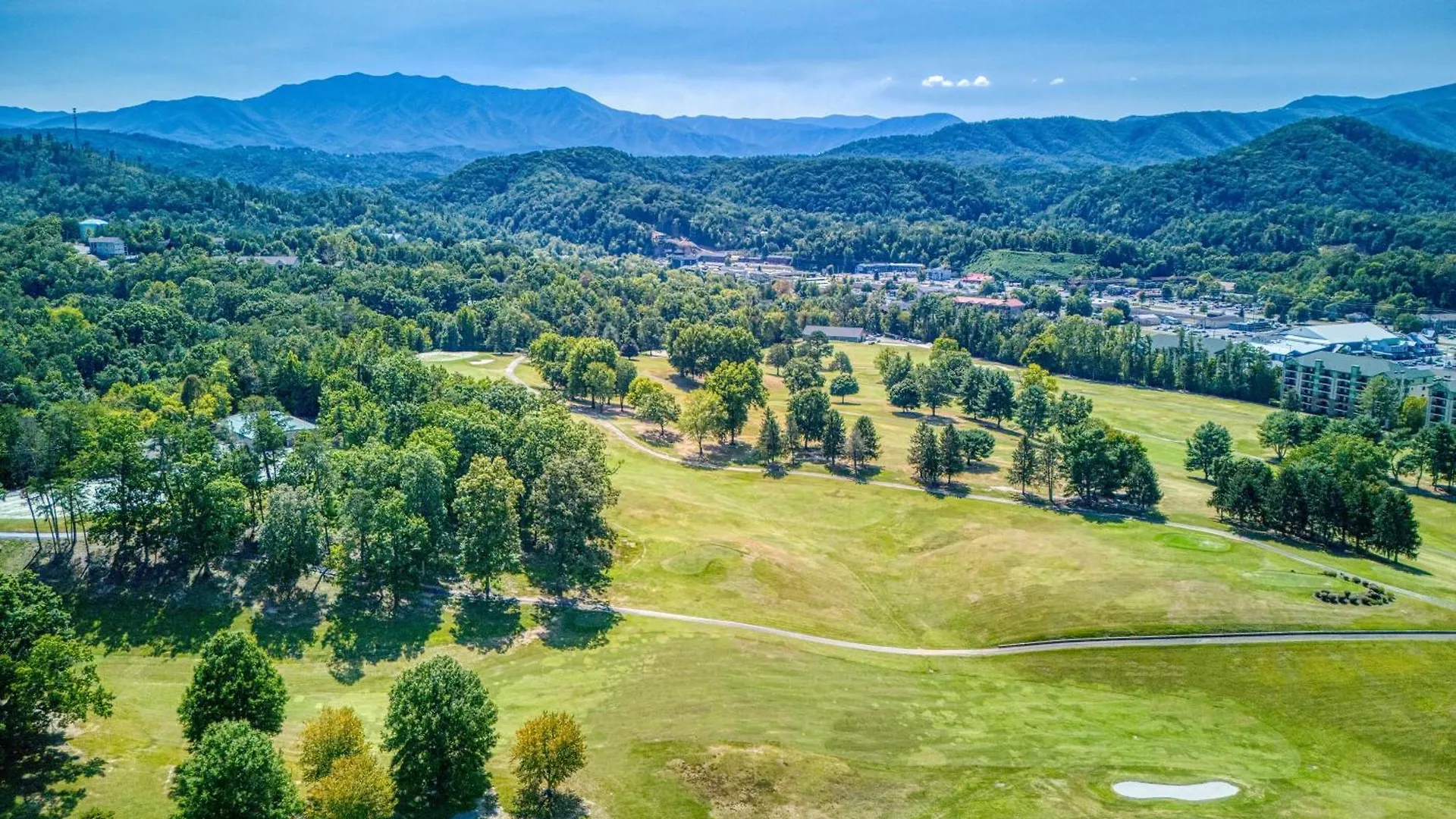 Holiday home A Stones Throw, You Get 1089 Free Attraction Tickets Per Paid Day, Dollywood And Much More! *