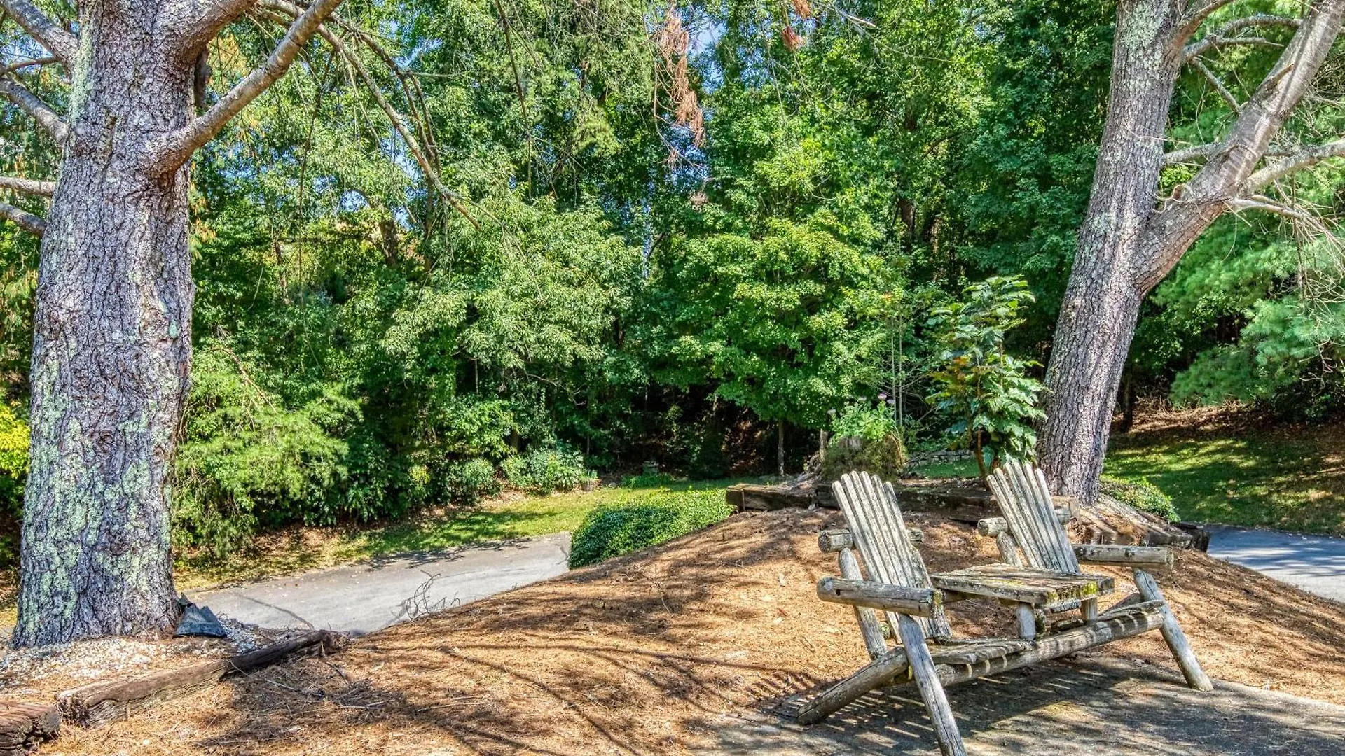 Holiday home A Stones Throw, You Get 1089 Free Attraction Tickets Per Paid Day, Dollywood And Much More!