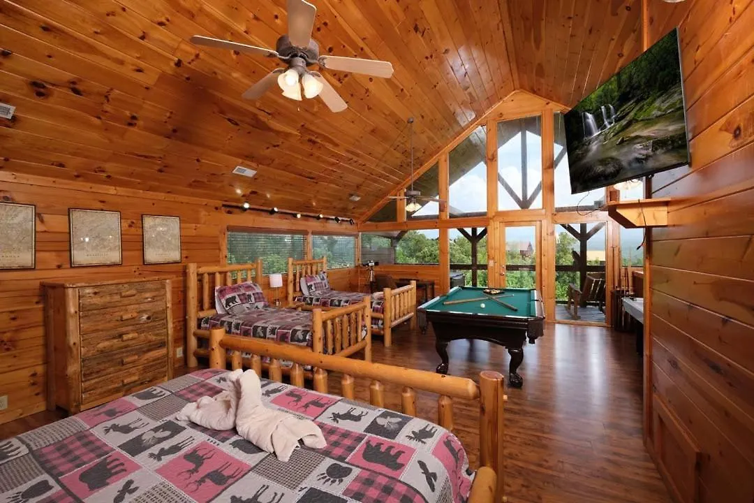 بيت للعطل Rocky Top Retreat *