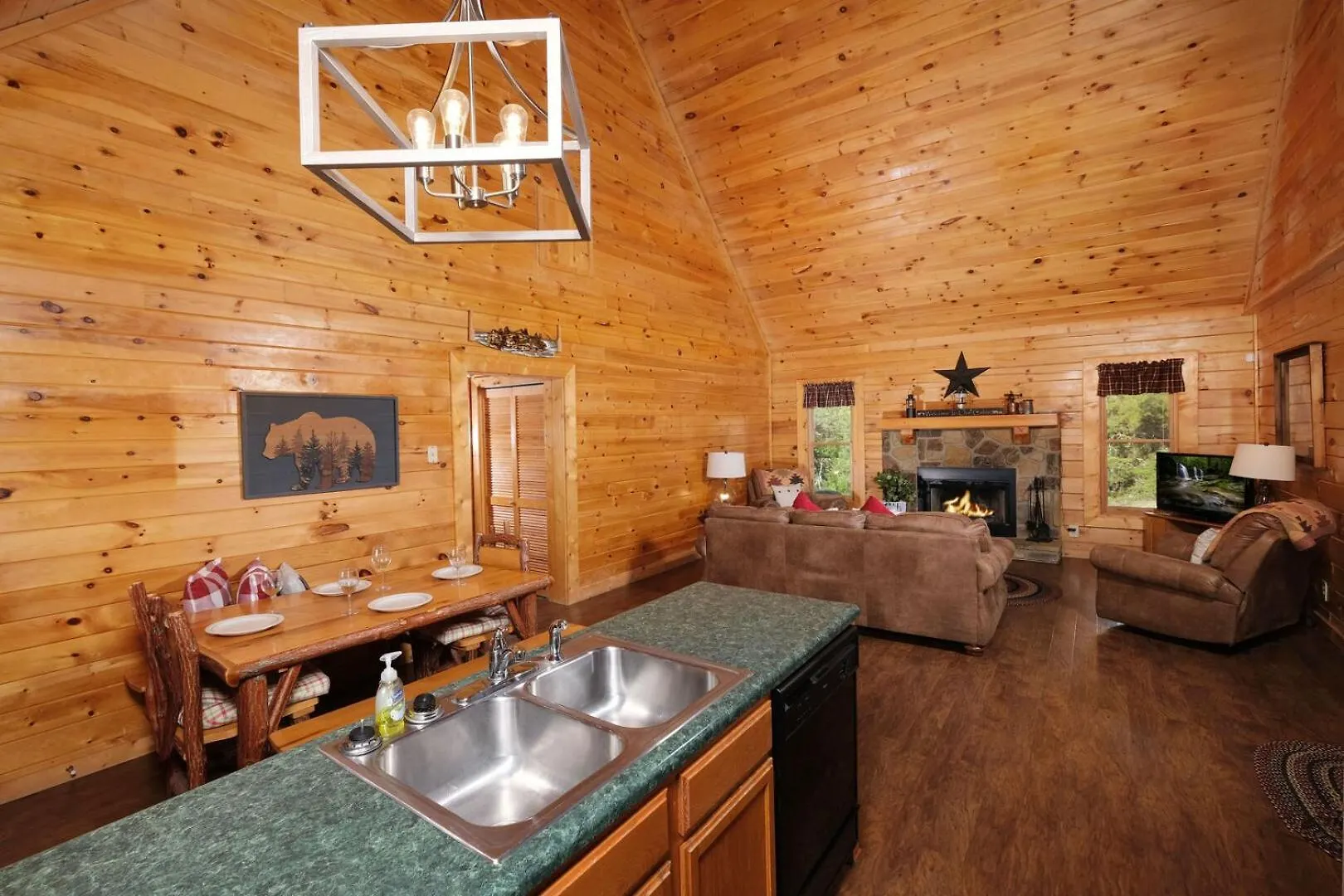 Charming 2br Mountain Views! Hot Tub
