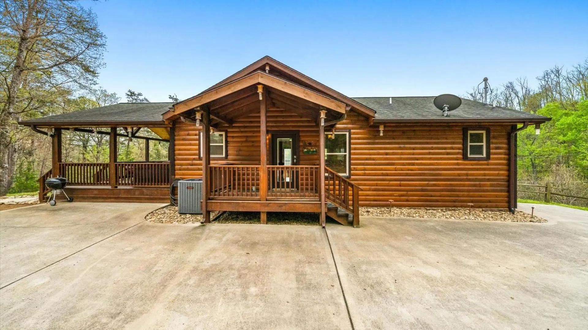 Modern 3br Views Hot Tub Fire Pit Gameroom Free Attraction Tickets *