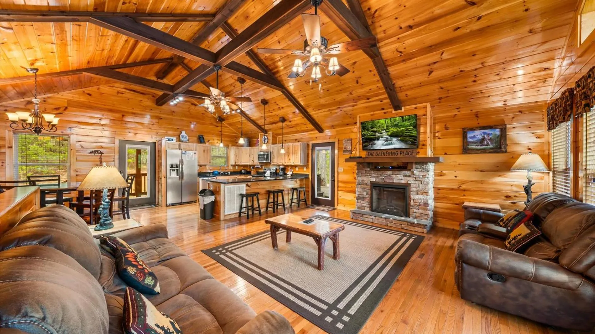 Modern 3br Views Hot Tub Fire Pit Gameroom Free Attraction Tickets Pigeon Forge
