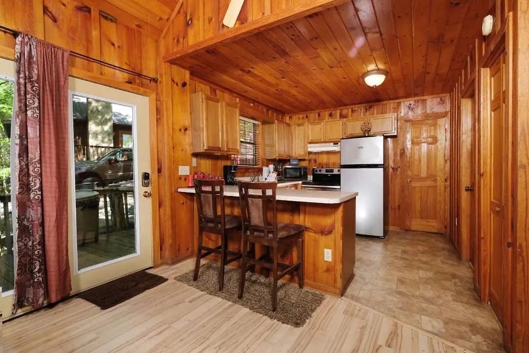 Romantic 1br Hot Tub Free Attraction Tickets * Pigeon Forge