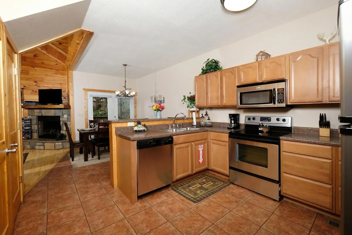 Cozy 2br Just 5 Min To Dollywood Hot Tub Free Attraction Tickets
