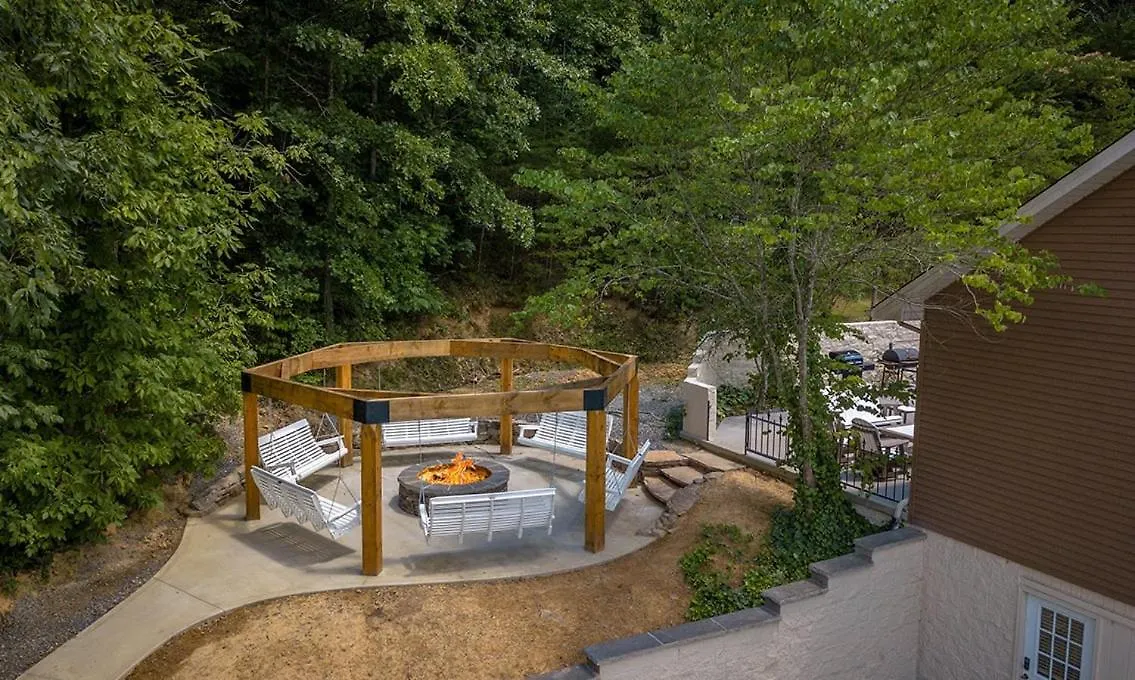 Ferienhaus 7br Sleeps 34 Outdoor Pool Fire Pit Secluded Free Attraction Tickets *