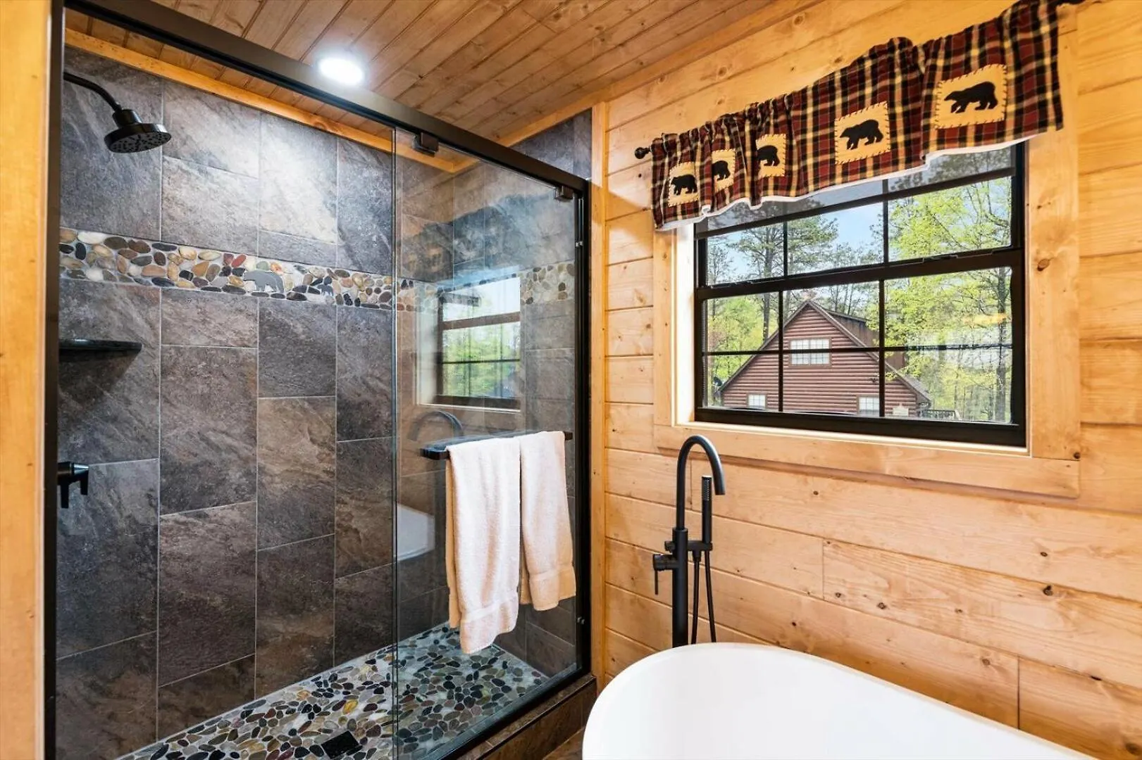 Modern 3br Just 5 Min To Dollywood Hot Tub *