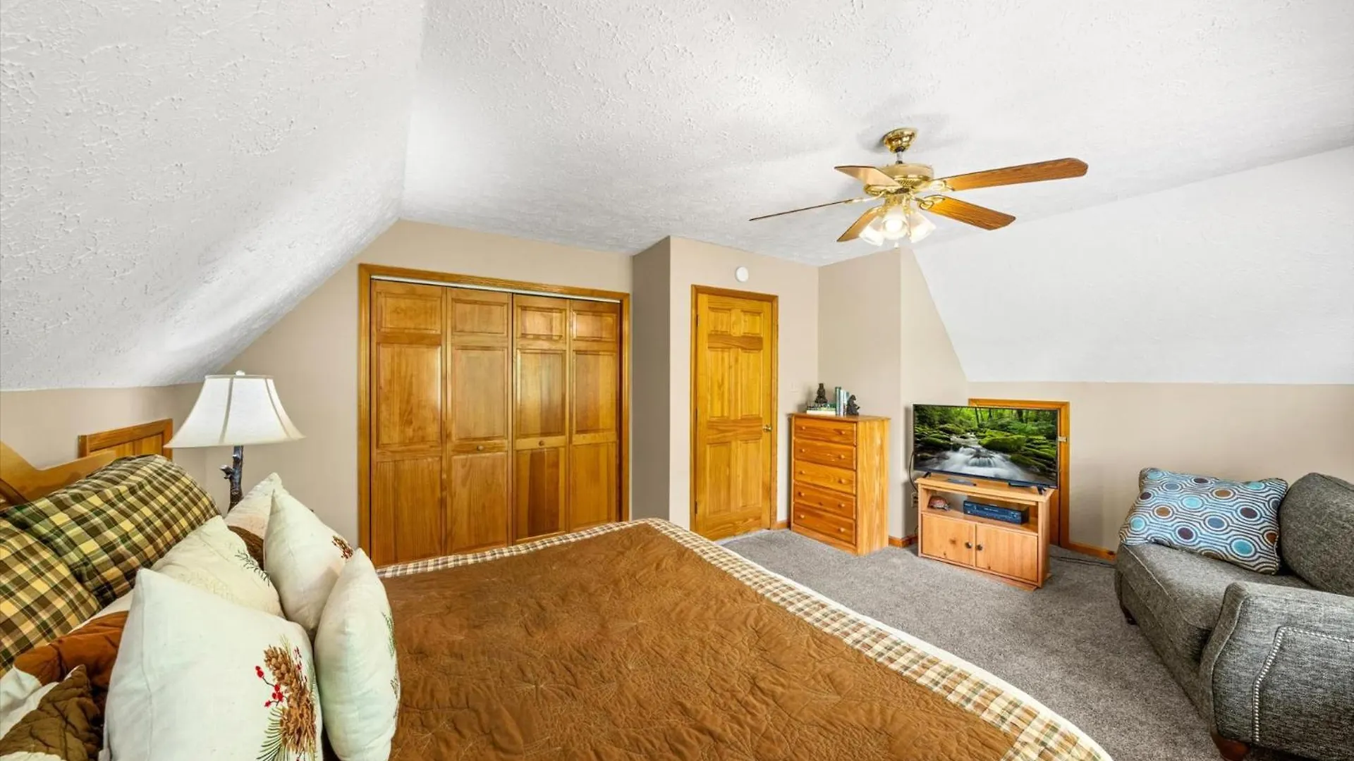 Views! Views! Views! Hot Tub Gameroom 3br Free Attraction Tickets Holiday home Pigeon Forge