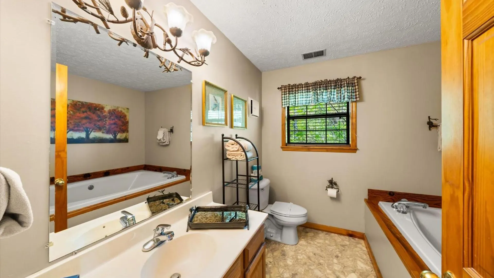 Views! Views! Views! Hot Tub Gameroom 3br Free Attraction Tickets *