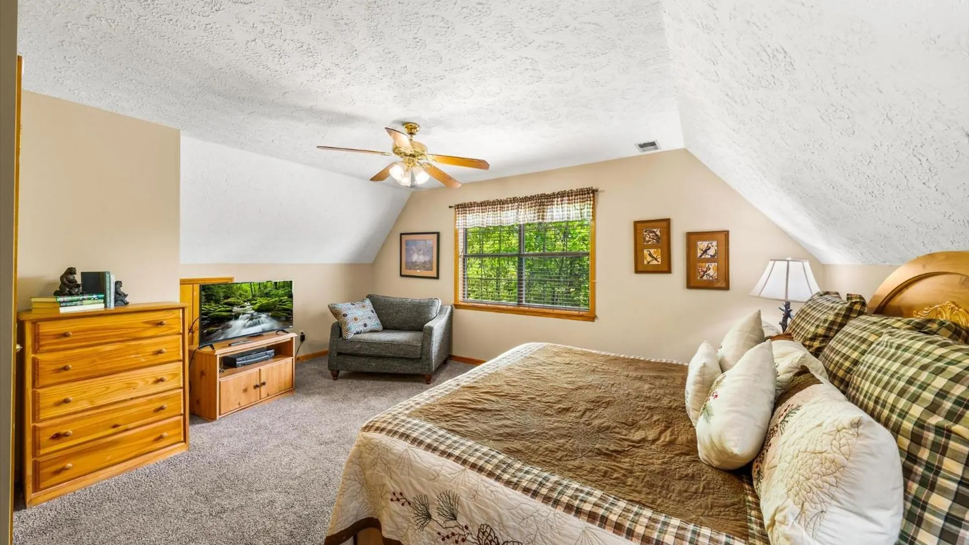 Views! Views! Views! Hot Tub Gameroom 3br Free Attraction Tickets