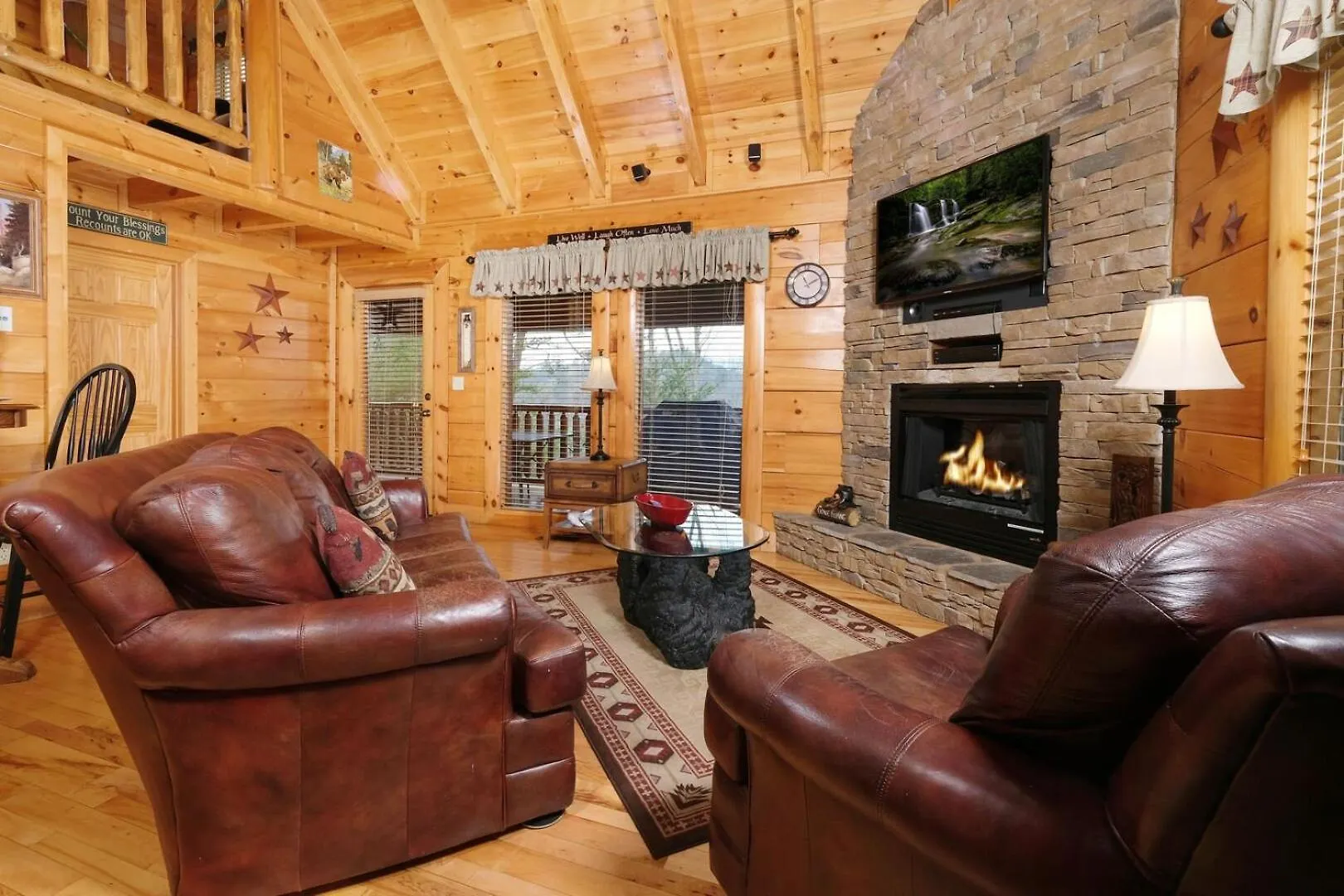 Holiday home Romantic And Spacious 1br Gameroom Hot Tub Free Attraction Tickets Pigeon Forge