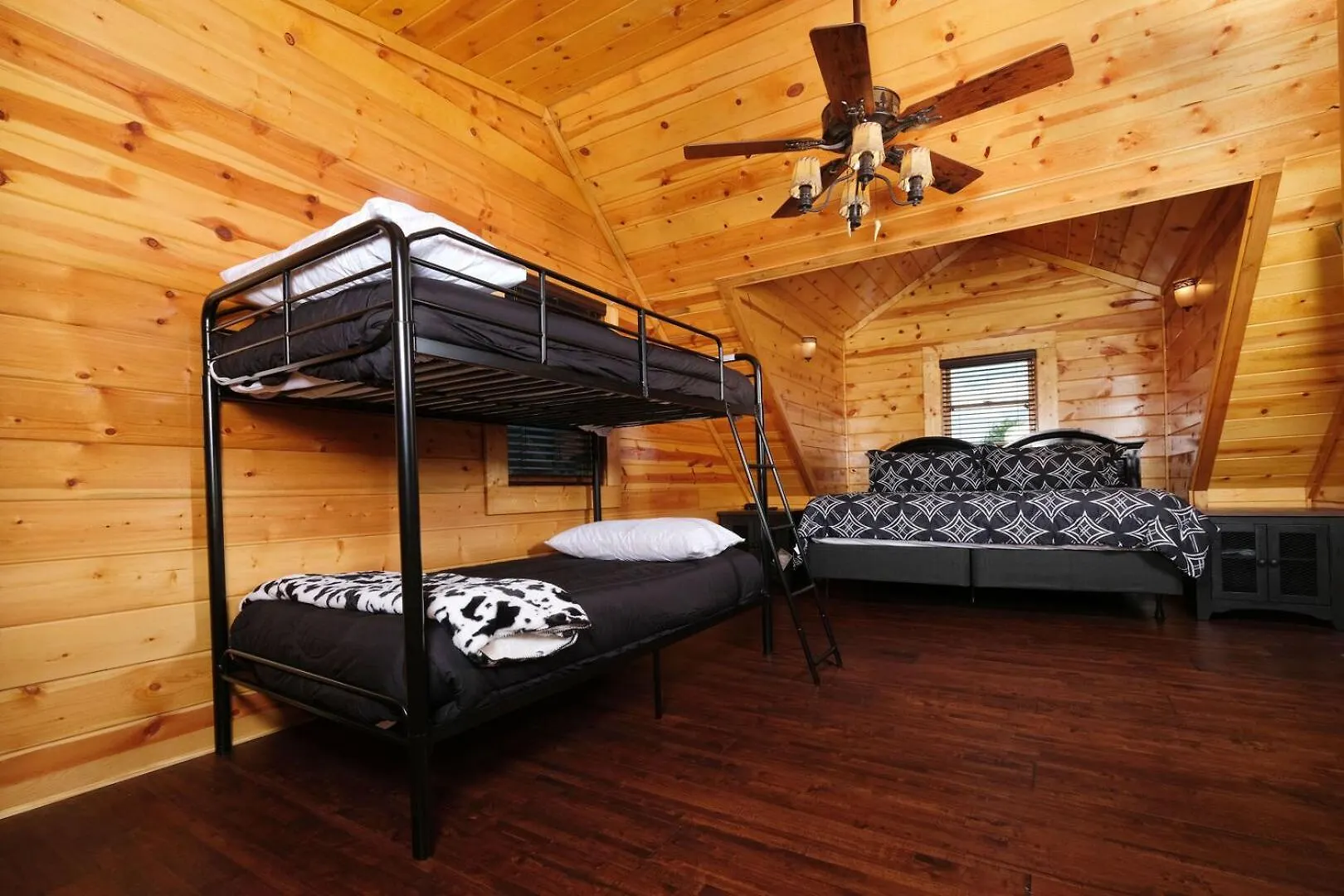 Modern And Spacious 3br Hot Tub Views Free Attraction Tickets Casa de Férias Pigeon Forge
