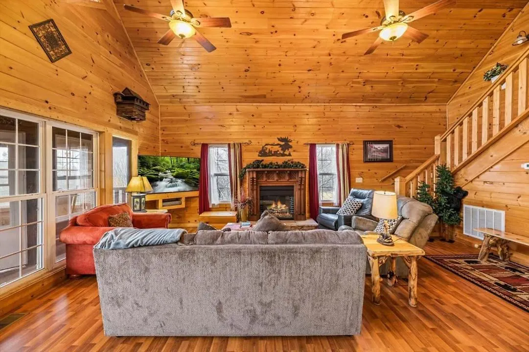 Secluded And Spacious 2br Hot Tub Pool Table Free Attraction Tickets * Pigeon Forge