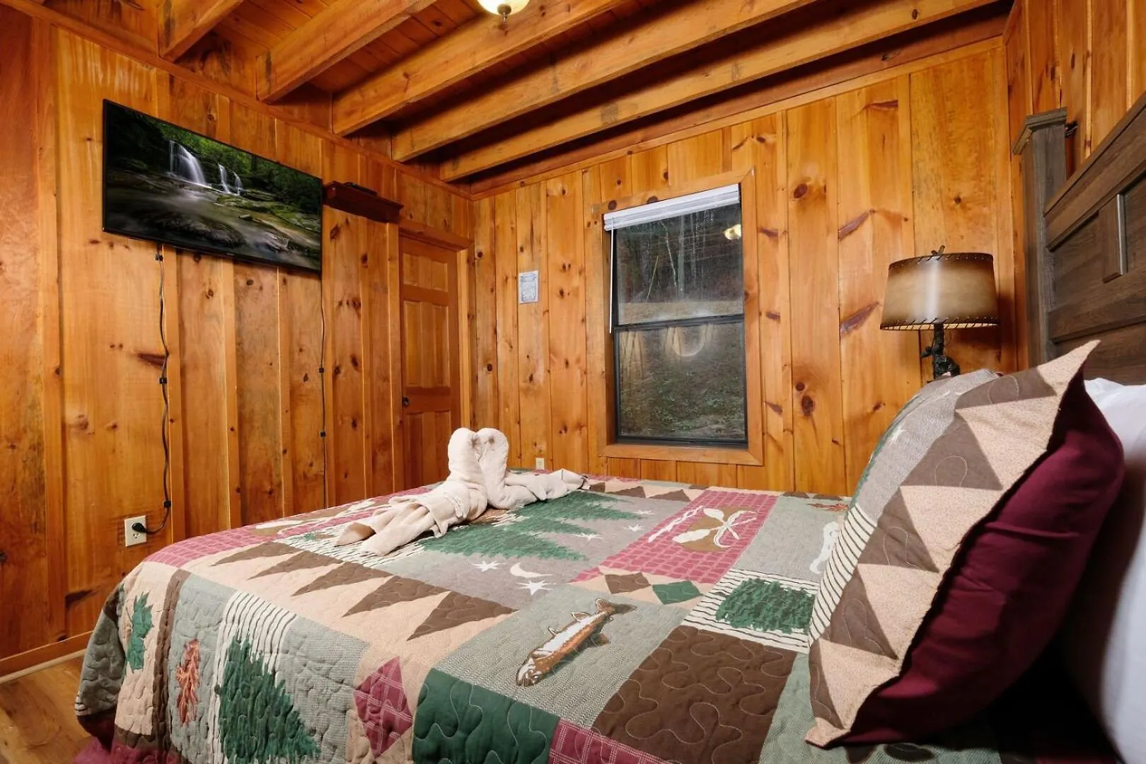 Romantic 1br Hot Tub Free Attraction Tickets *