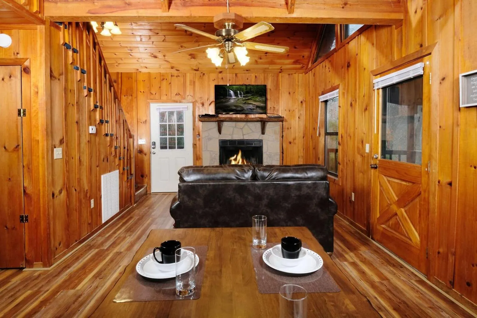 Romantic 1br Hot Tub Free Attraction Tickets * Pigeon Forge