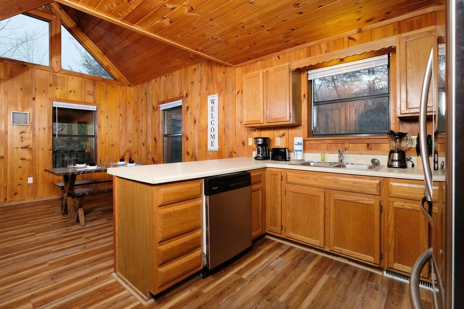 Romantic 1br Hot Tub Free Attraction Tickets