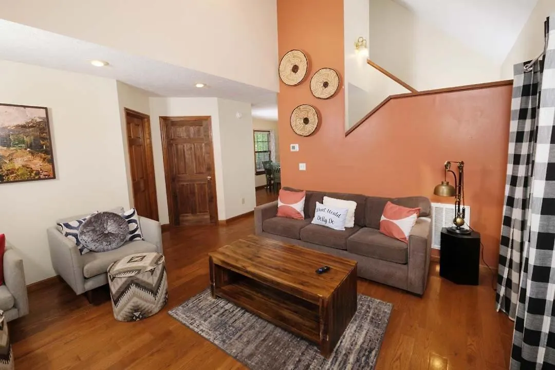 Pet Friendly 2br Just 10 Min To Pkwy! Free Attraction Tickets بيت للعطل