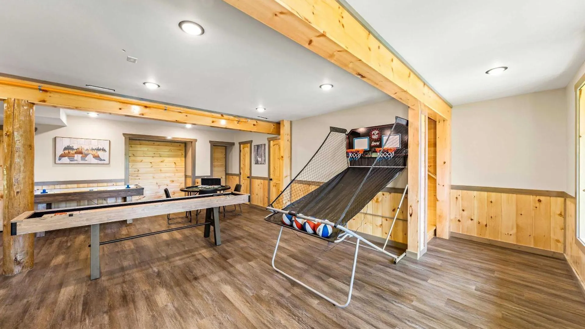 Casa de Férias In & Out Pool, Near Dollywood, Game Room, Luxury *