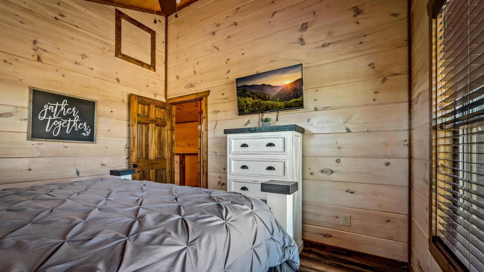 Holiday home Back In Black Pigeon Forge