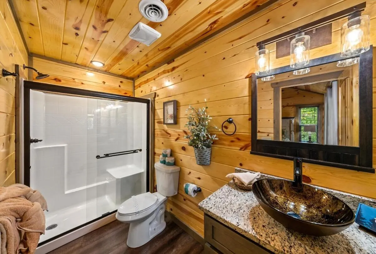 Indoor Pool, Near Dollywood, Theater, Luxury * Pigeon Forge
