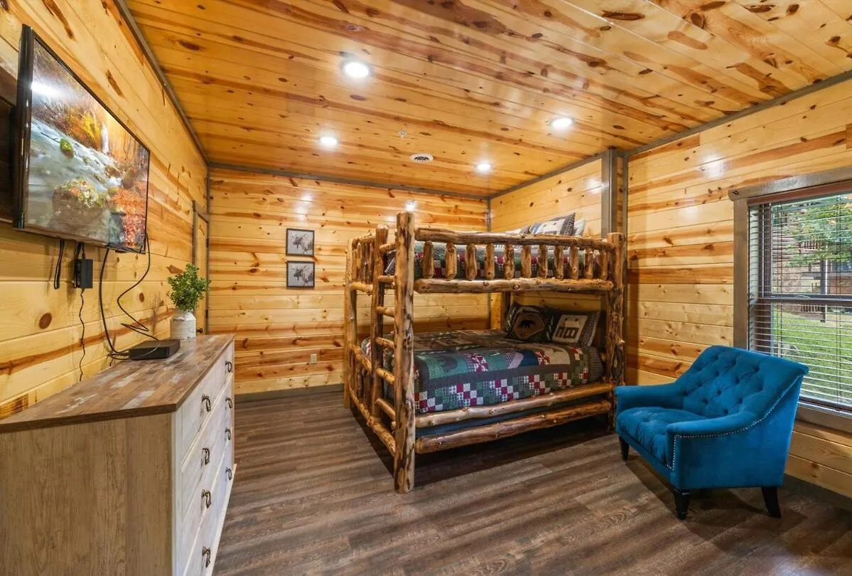 Holiday home Indoor Pool, Near Dollywood, Theater, Luxury