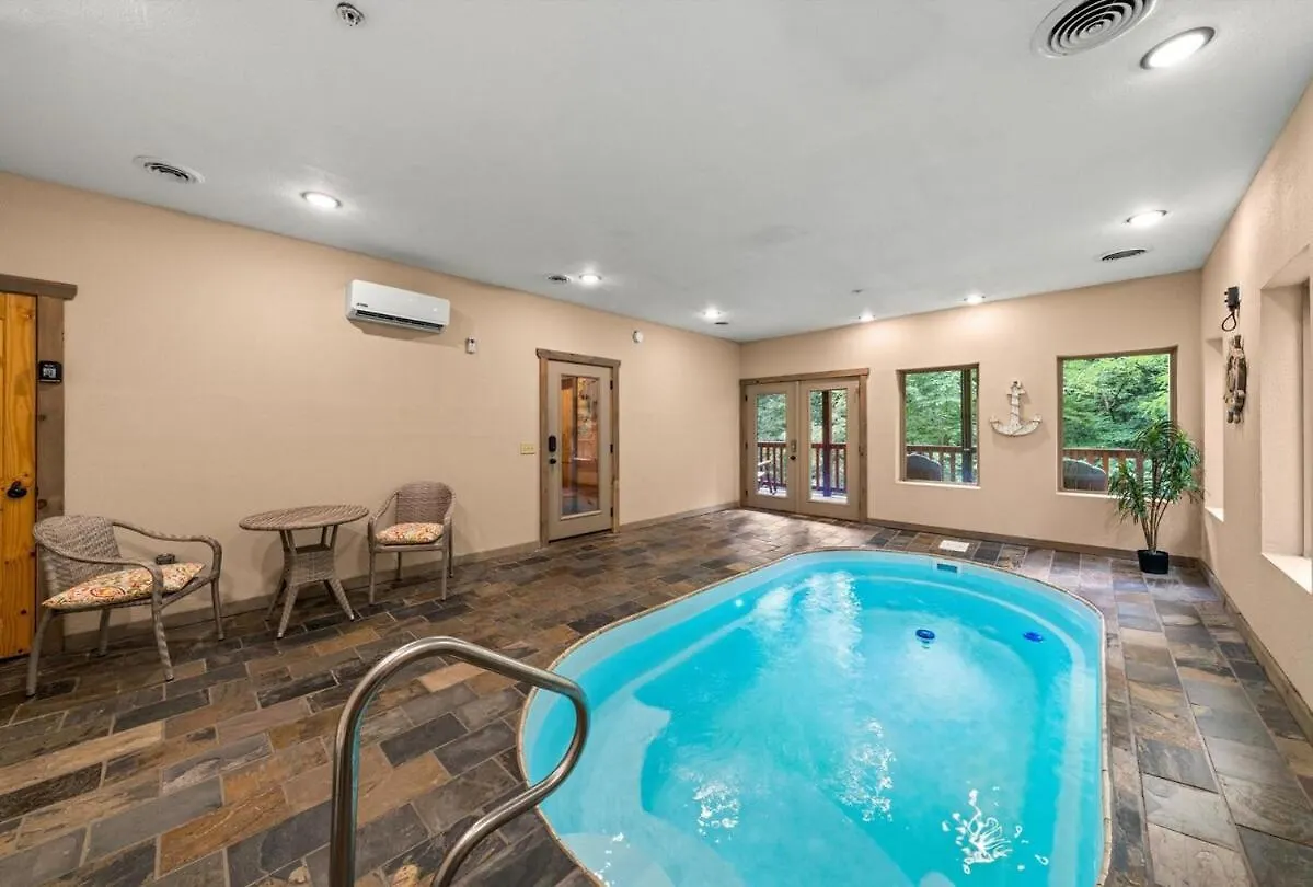 Indoor Pool, Near Dollywood, Theater, Luxury * Pigeon Forge