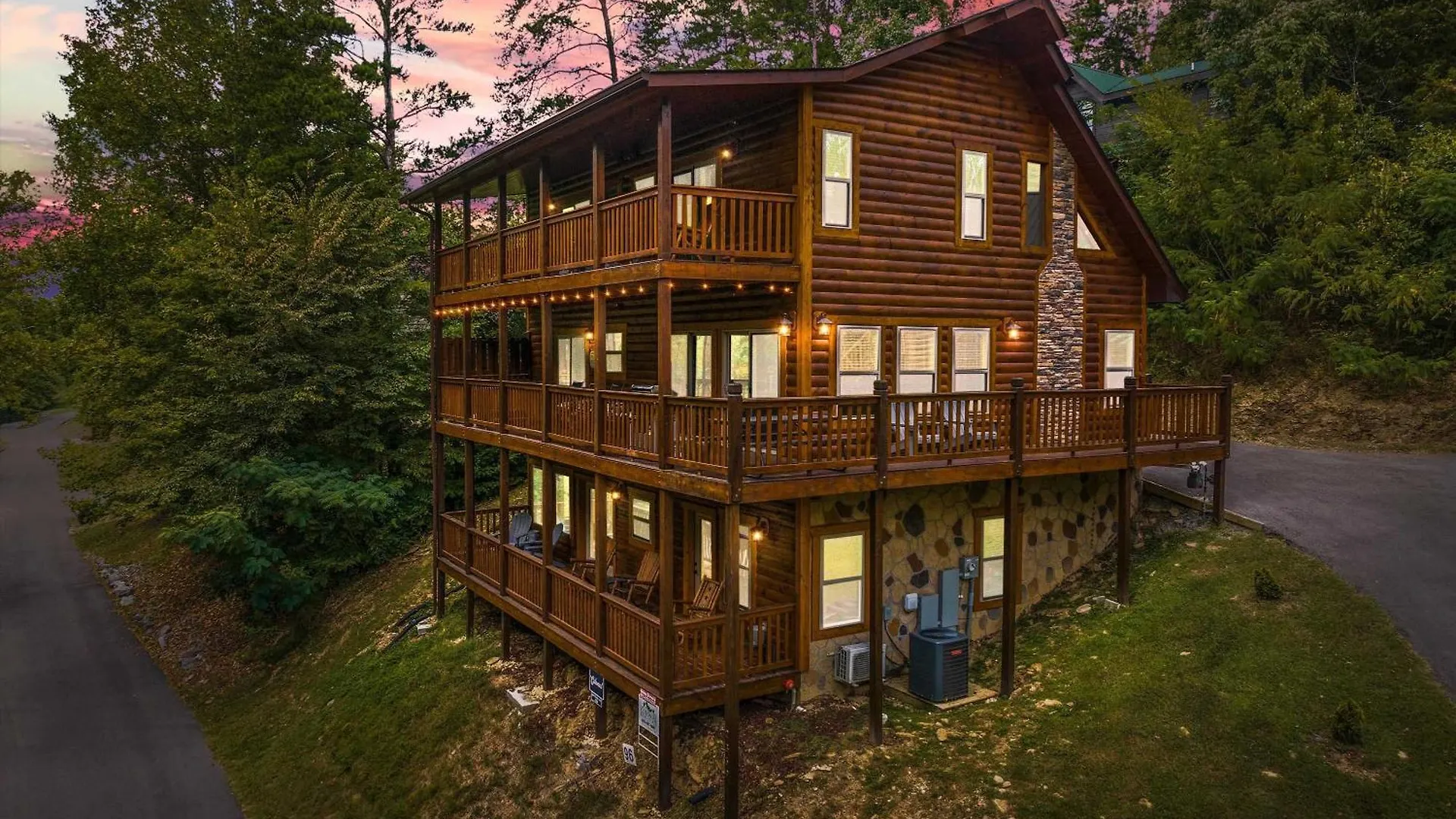 Indoor Pool, Near Dollywood, Theater, Luxury * Pigeon Forge