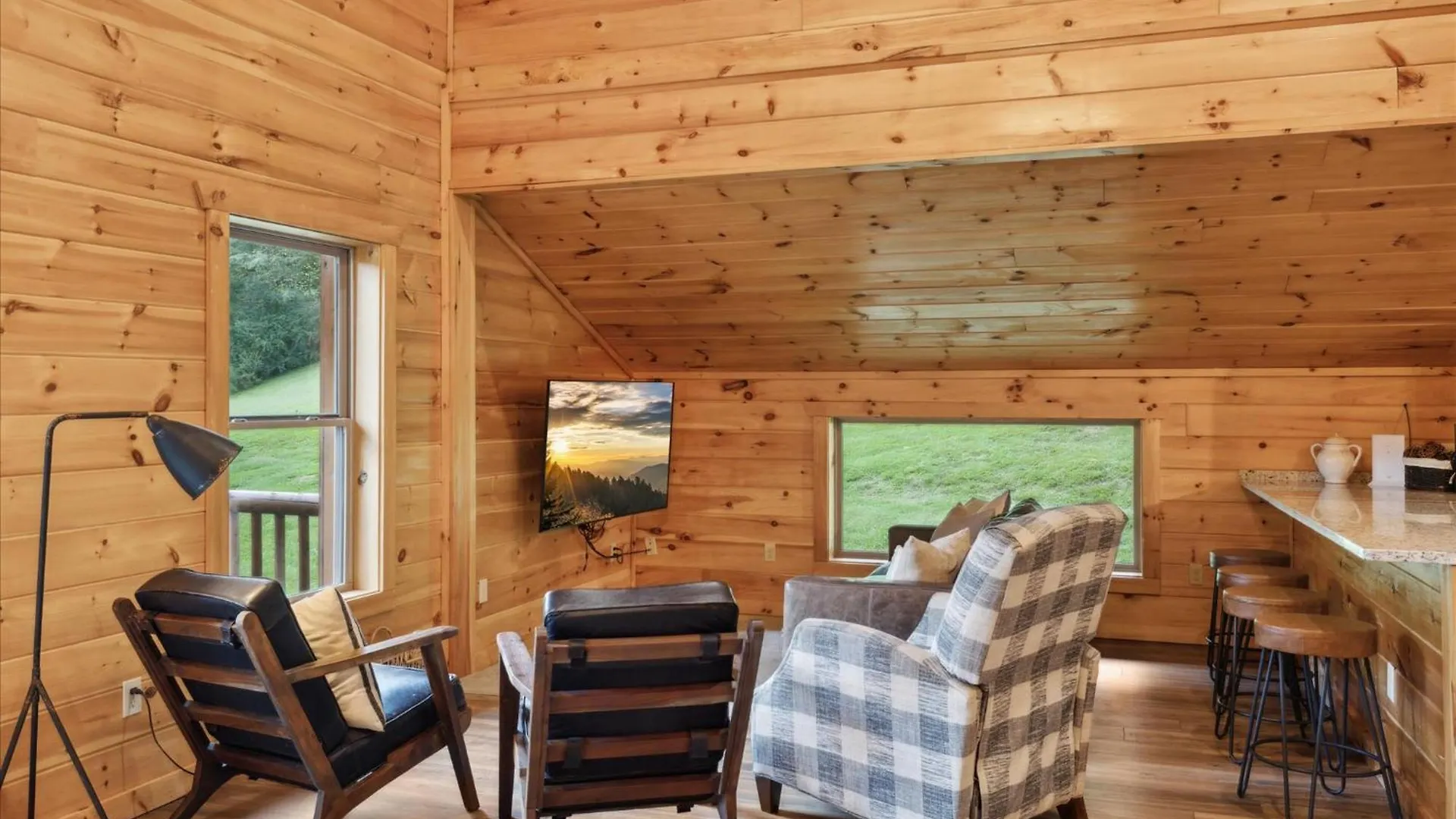 Ferienhaus Black Bear - Firepit, Game Room, Hot Tub