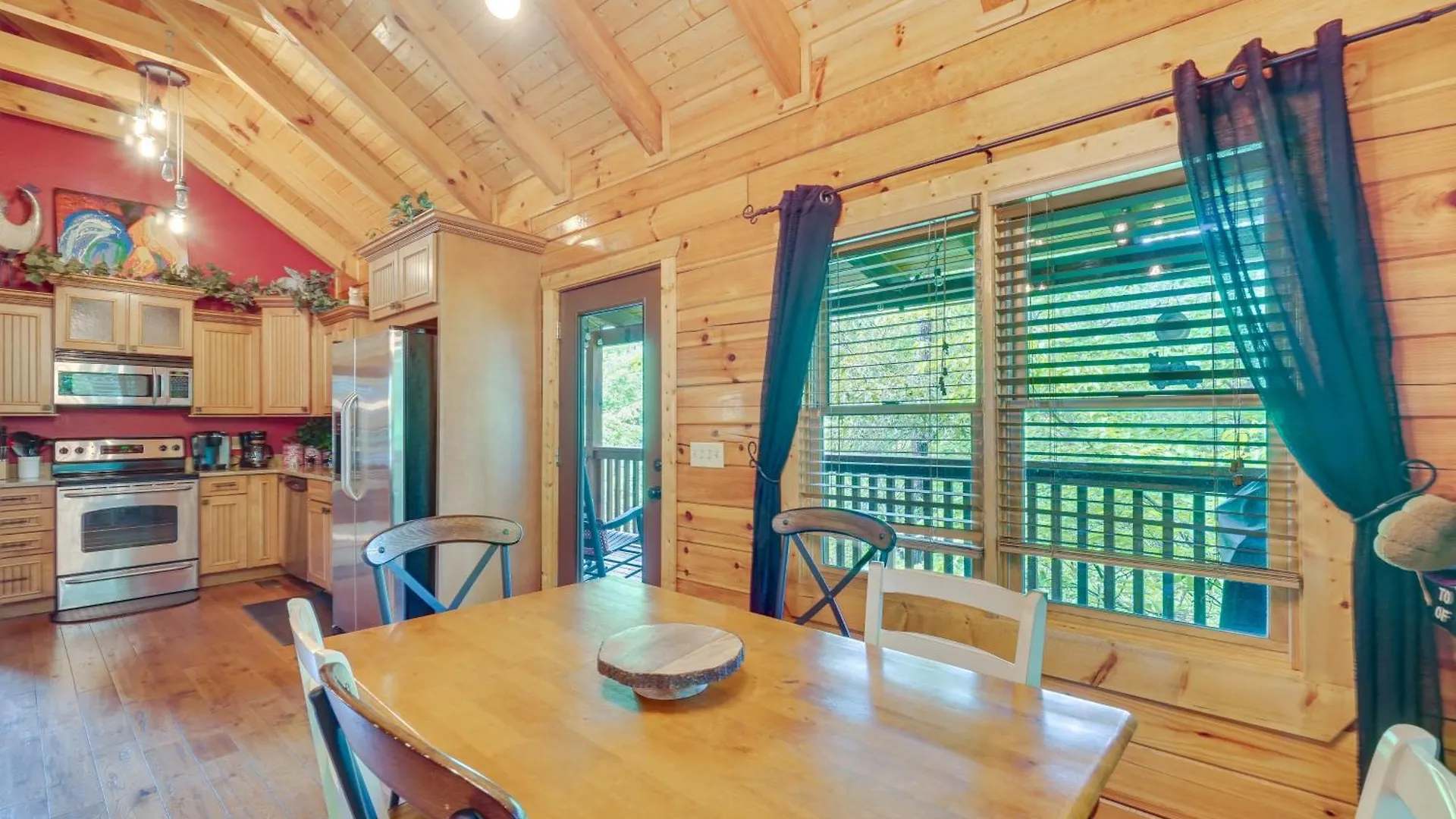 度假居 With Pool Table And Deck Near Town! 鸽子谷