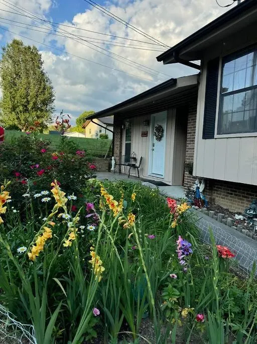 La Casita- King Suite, 3 Minutes To Parkway