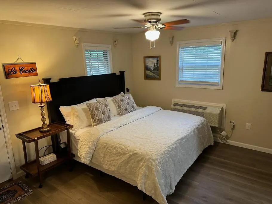 Holiday home La Casita- King Suite, 3 Minutes To Parkway Pigeon Forge
