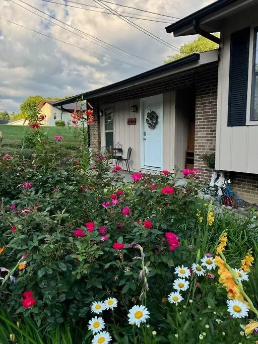 La Casita- King Suite, 3 Minutes To Parkway Holiday home Pigeon Forge