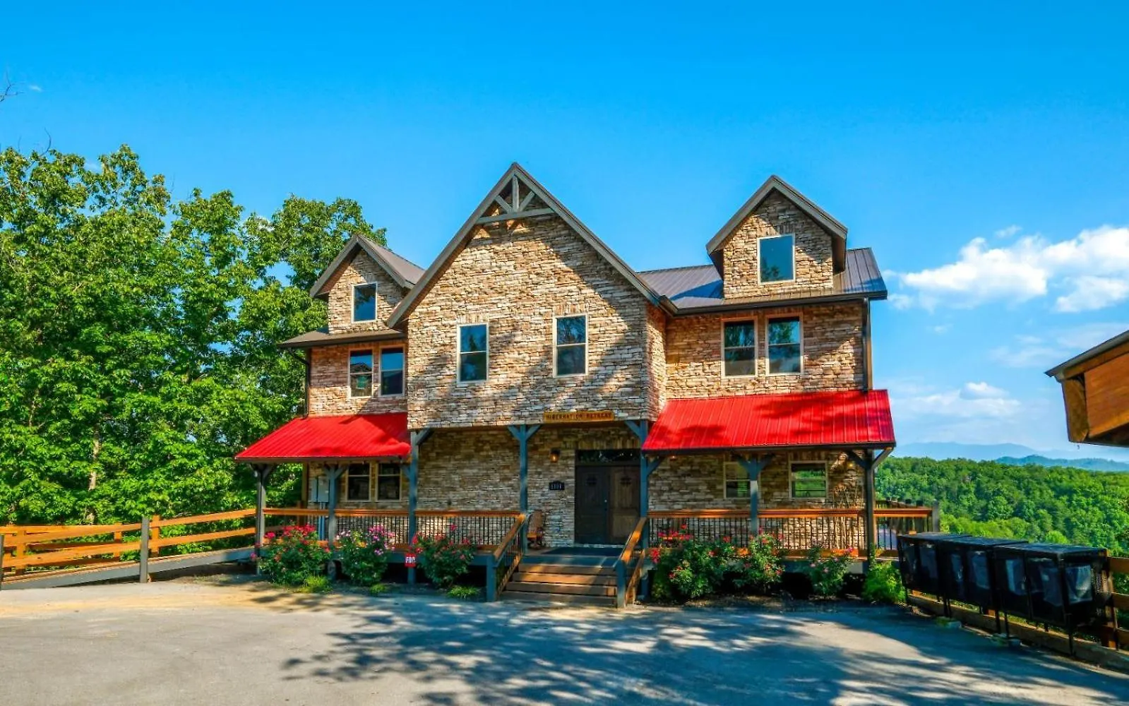 Hibernation Retreat Pigeon Forge